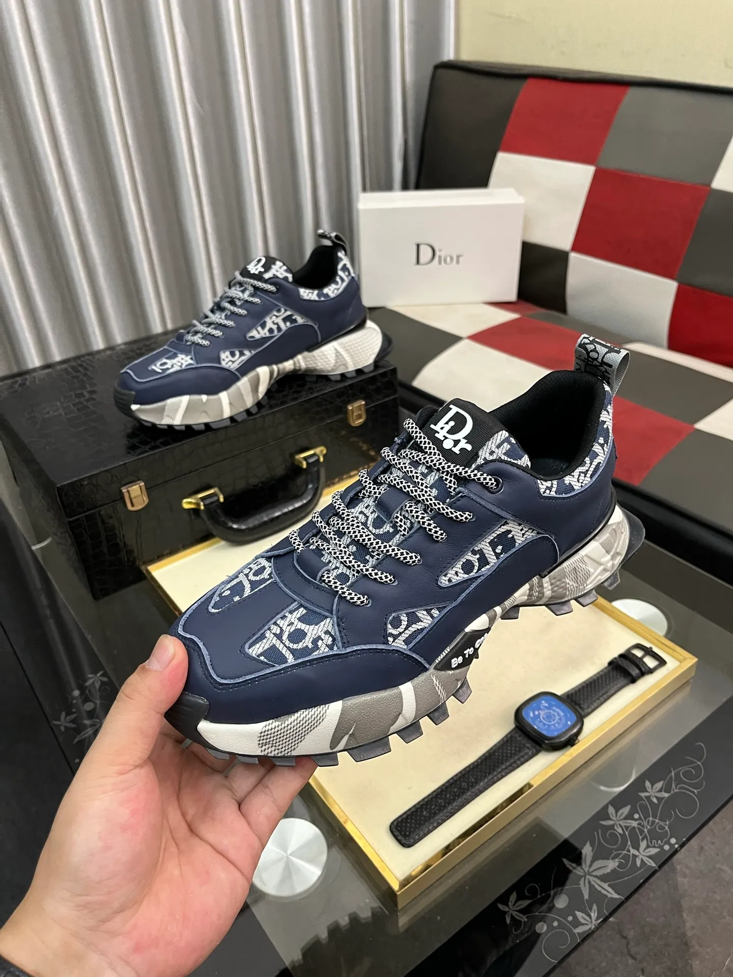 Men's Men's Shoes💰458⌚️⌚️Dior unique modern style sneakers. Counter purchasing 🏃casual leather shoes😍😍 original cowhide leather imported from Italy (refuses to discolor and grind feet) soles: original soles specially provided by the original factory, super cool😍 lace up and walk with wind👍 style design ⚠️ super comfortable and wear-resistant original soles. Just like shooting the real thing 🎬The real thing is better Code number: 38-443️⃣Colors available